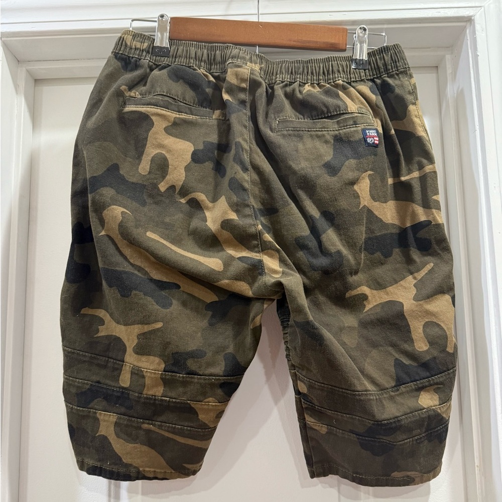 Phat Farm Camouflage Cargo Shorts Size Medium